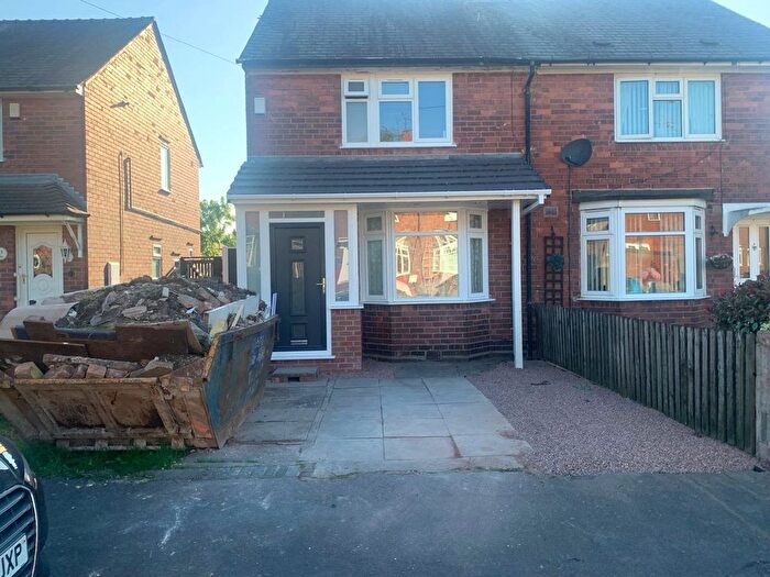 3 Bedroom Semi-Detached House To Rent In The Marsh, Wednesbury, West Midlands, WS10
