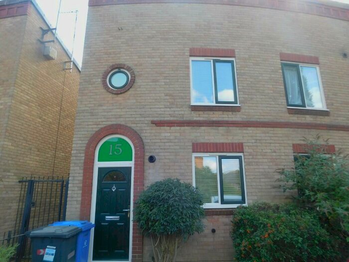 2 Bedroom Town House To Rent In Wellington Crescent, Derby, Derbyshire, DE1