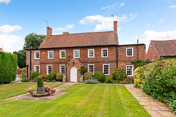 5 Bedroom House For Sale In Home Farm House, Eaton, Retford, Nottinghamshire, DN22