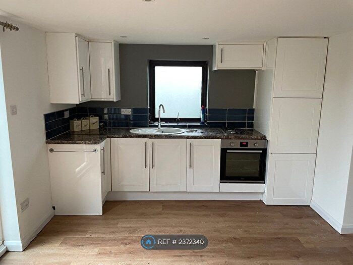 1 Bedroom Bungalow To Rent In White Cottage Newlands Corner, Guildford, GU4