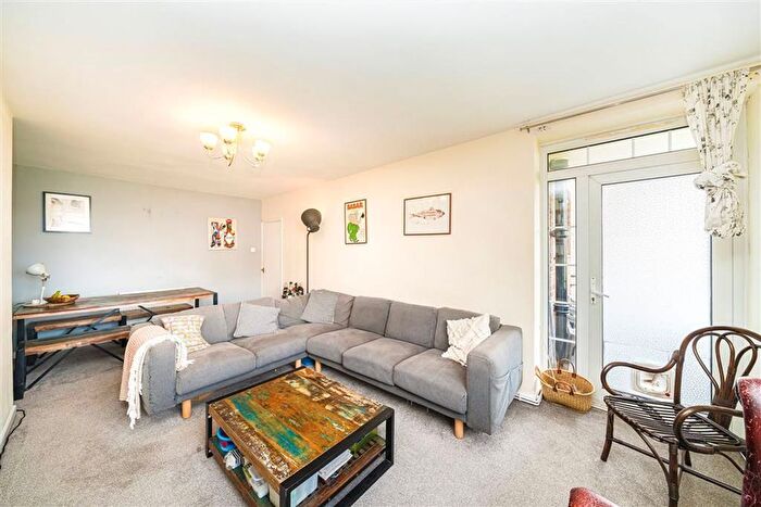 3 Bedroom Flat For Sale In Wickham Road, Brockley, SE4
