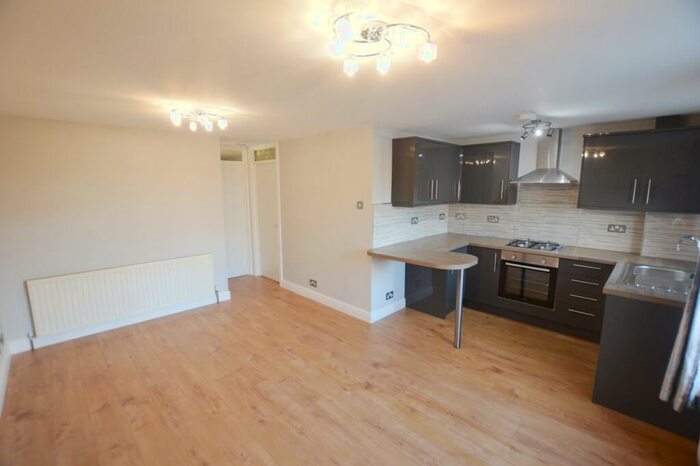 1 Bedroom Ground Flat To Rent In Middlecliff Rise, Waterthorpe, Sheffield, S20