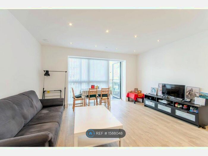 2 Bedroom Flat To Rent In Lyon Road, London Harrow, HA1