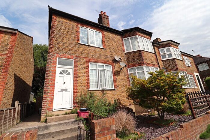 2 Bedroom Maisonette To Rent In Kings Chase, Brentwood, CM14