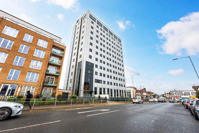 2 Bedroom Flat To Rent In Southchurch Avenue, Southend-On-Sea, SS1