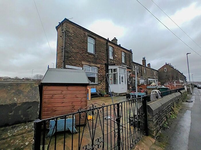 4 Bedroom End Of Terrace House For Sale In Bentfield Cottages, Clayton, BD14