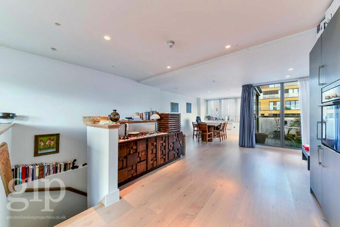 2 Bedroom Flat To Rent In Lexington St, Soho, W1F