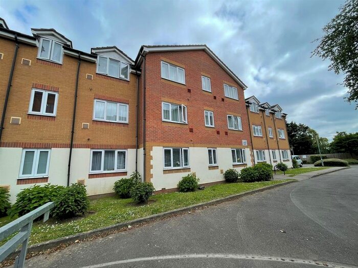 2 Bedroom Flat To Rent In Siddeley Drive, Hounslow, TW4