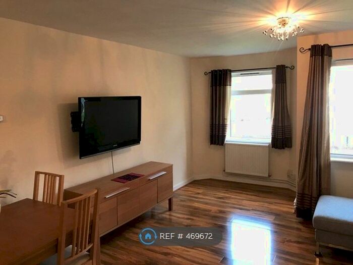 2 Bedroom Flat To Rent In Worple Road, Wimbledon, SW19