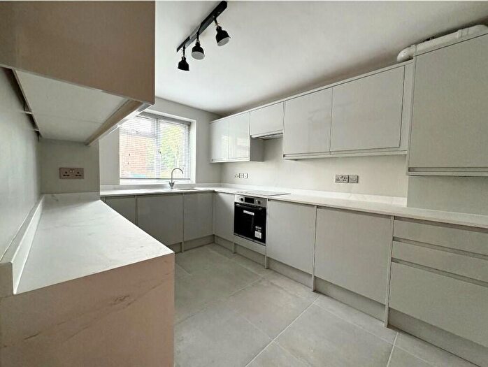 2 Bedroom Flat To Rent In Balaclava Road, Bermondsey, SE1
