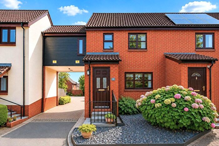2 Bedroom End Of Terrace House For Sale In Commercial Road, Devizes, Wiltshire, SN10