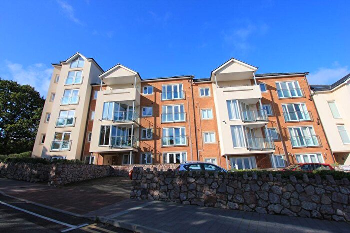 1 Bedroom Flat For Sale In Marine Road, Rhos On Sea, LL28