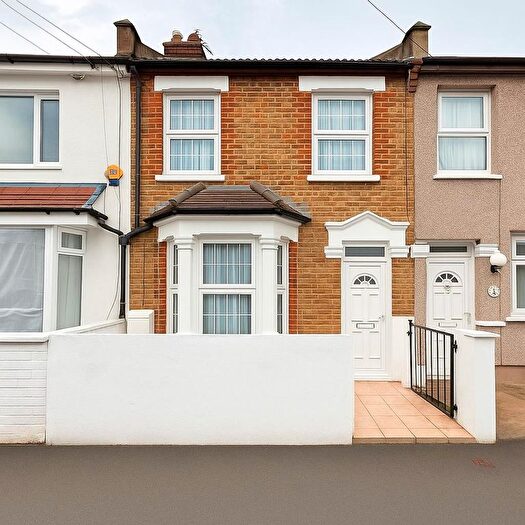 3 Bedroom Terraced House To Rent In Selby Road, London, E13