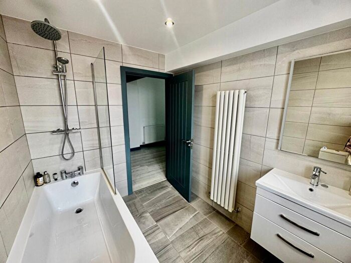 1 Bedroom Apartment For Sale In , Wellingborough Road, Rushden, NN10