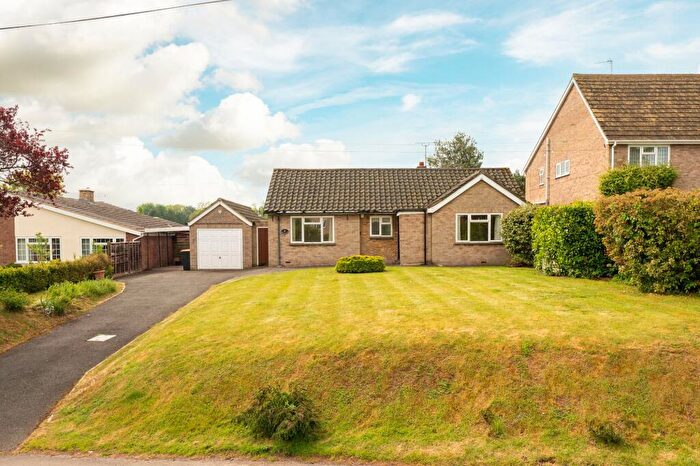 2 Bedroom Bungalow For Sale In Grange Road, Felmersham, MK43