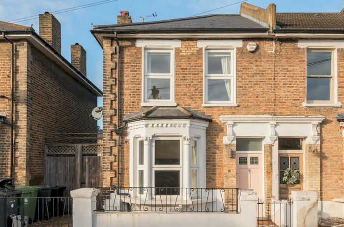 3 Bedroom Semi-Detached House To Rent In Harcourt Road London, SE4