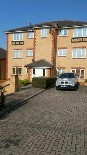 2 Bedroom Flat To Rent In Herent Drive, Clayhall IG5