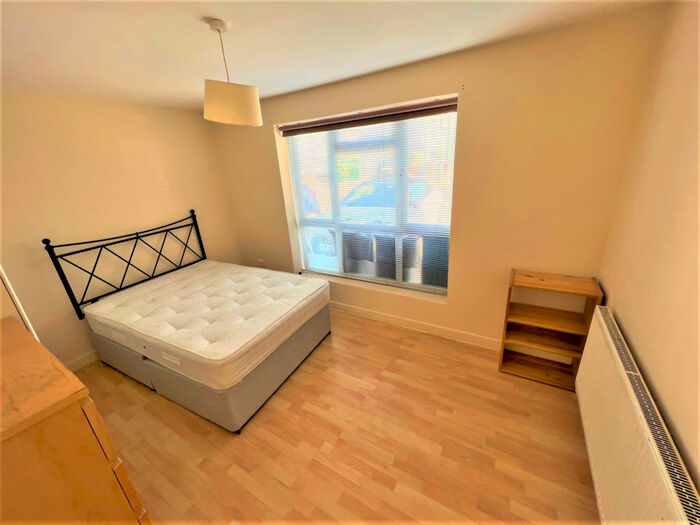 1 Bedroom Flat To Rent In Beech Gardens, Dagenham, Essex, RM10