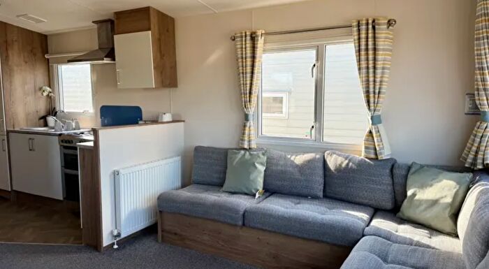 2 Bedroom Park Home For Sale In Seaview Holiday Park, CT5
