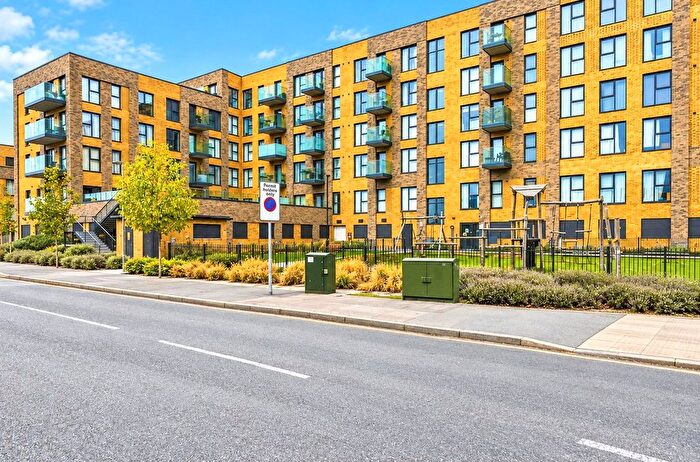 2 Bedroom Flat For Sale In James Smith Court, Dartford, Kent, DA1