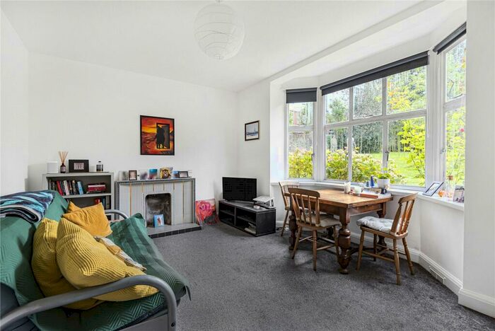 2 Bedroom Apartment To Rent In Haslemere Road, London, N8