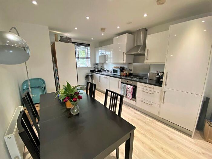 2 Bedroom Apartment To Rent In Addlestone, Surrey, KT15