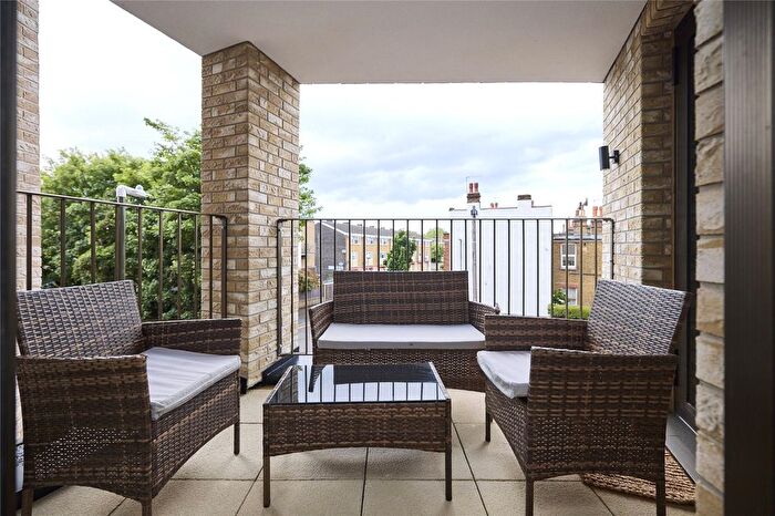 3 Bedroom Property To Rent In Station Road, London, SW19