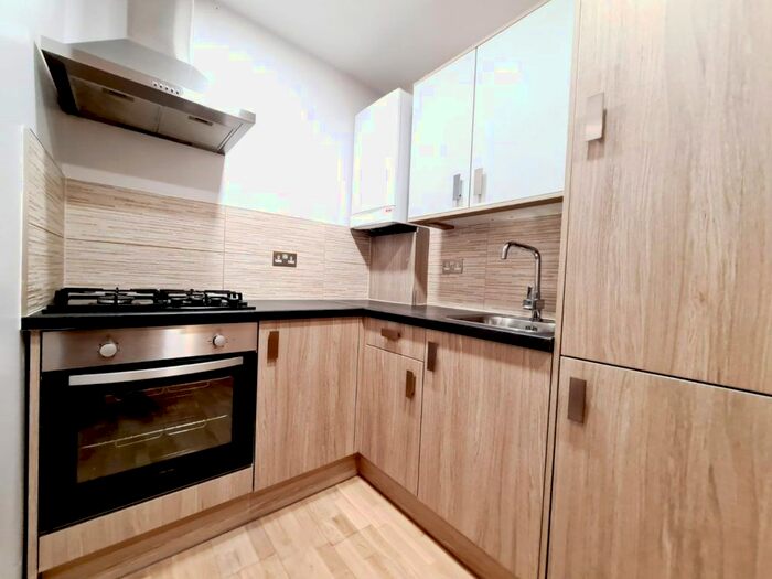 1 Bedroom Flat To Rent In Lancaster Road, New Barnet, Barnet, EN4