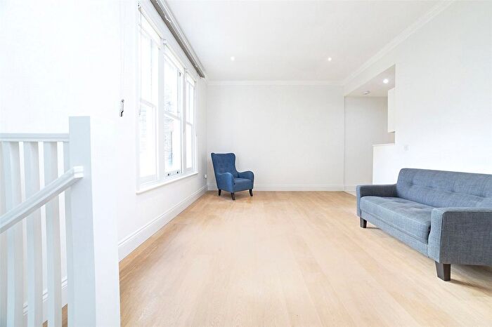 1 Bedroom Flat To Rent In Egerton Gardens Mews, Knightsbridge, London, Uk, SW3