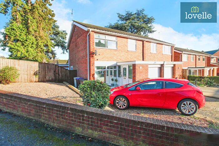 3 Bedroom Semi-Detached House For Sale In Broadbank, Louth, LN11