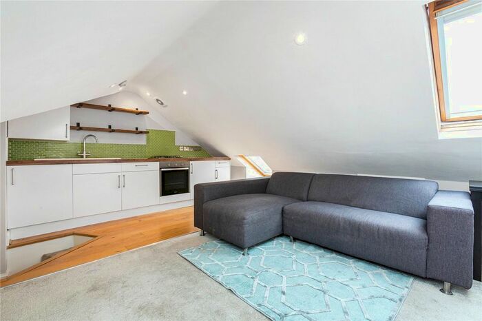 1 Bedroom Flat To Rent In Norfolk House Road, London, SW16
