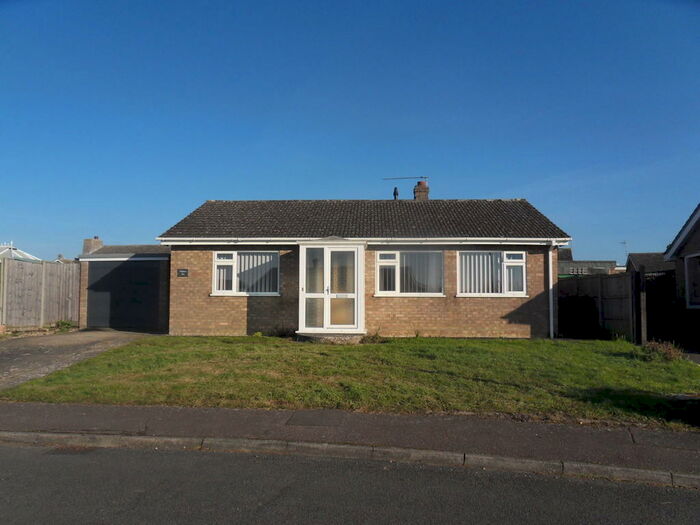 2 Bedroom Detached Bungalow To Rent In Field House Gardens, Diss, IP22