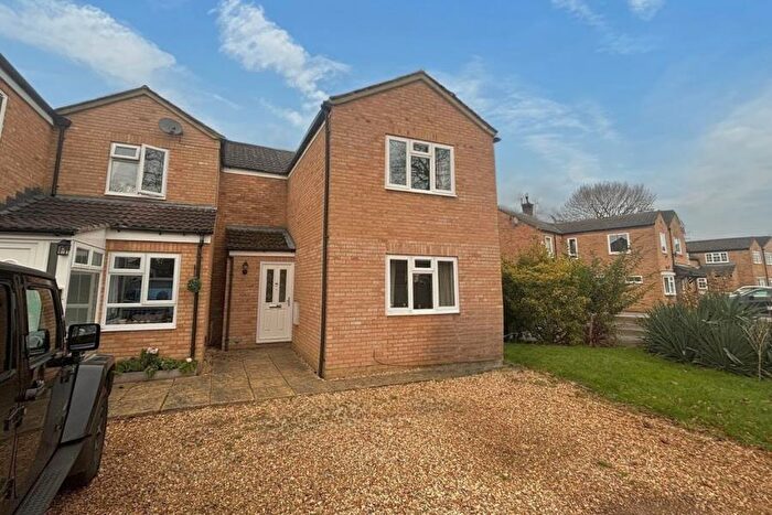 3 Bedroom Semi-Detached House To Rent In Goldsworth Park, Woking, GU21