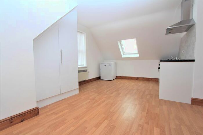 Property To Rent In High Road, London, N22