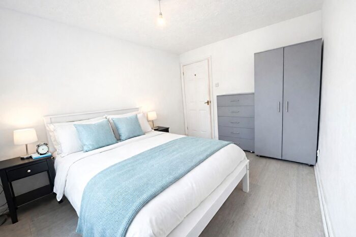 1 Bedroom Flat To Rent In Dalrymple Close, London, N14