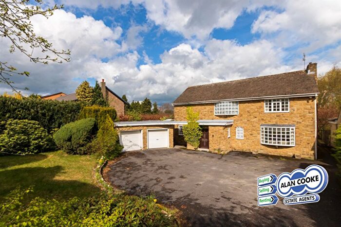 4 Bedroom Detached House For Sale In Wigton Lane, Alwoodley, Leeds, LS17