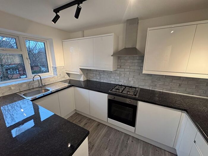 2 Bedroom Flat For Sale In Chestnut Close, West Drayton, UB7