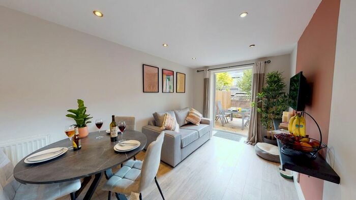 1 Bedroom Flat To Rent In Balaclava Road, Cardiff, CF23