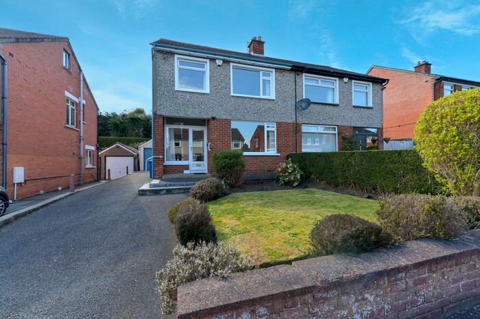 3 Bedroom Semi-Detached House For Sale In Hillside Park, Stranmillis, Belfast, BT9
