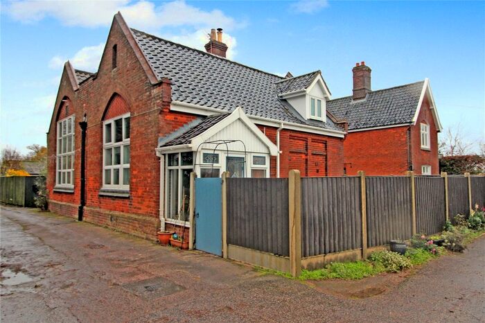 3 Bedroom Semi-Detached House For Sale In Kirby Road, Kirby Bedon, Norwich, Norfolk, NR14