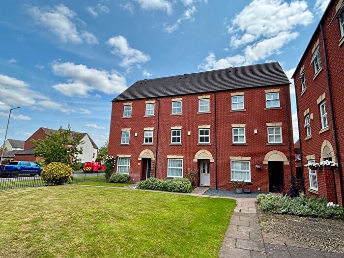 3 Bedroom Property To Rent In Whitehouse Drive, Lichfield, WS13