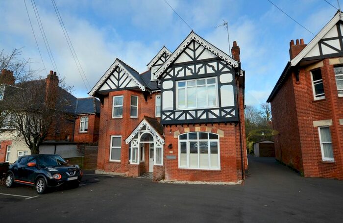 2 Bedroom Flat To Rent In London Road, Camberley GU15