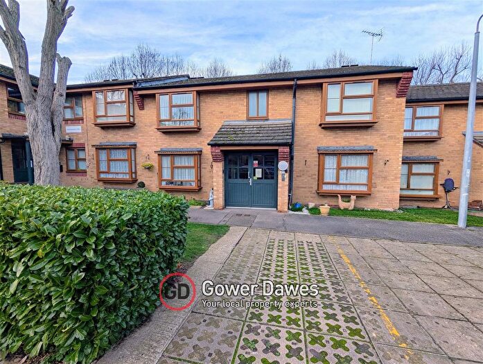 1 Bedroom Flat For Sale In Priestley Court, Palmers Drive, Grays, RM17