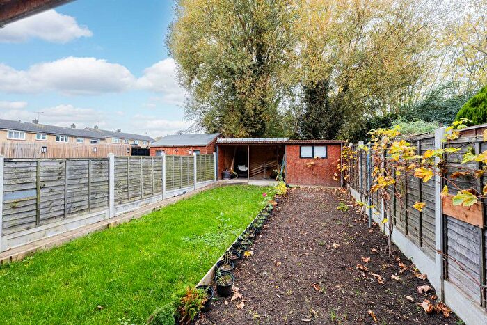 2 Bedroom Flat For Sale In Kent View Road, Basildon, SS16