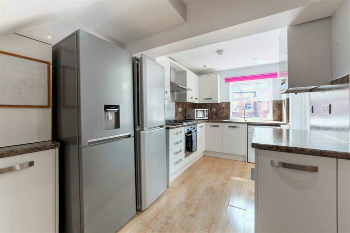 6 Bedroom Terraced House To Rent In £pppw - Hunters Road, Spital Tongues, Newcastle Upon Tyne, NE2