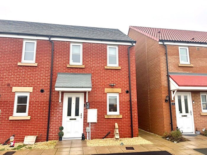 2 Bedroom End Terrace House For Sale In New Park Place, Lincoln, LN2