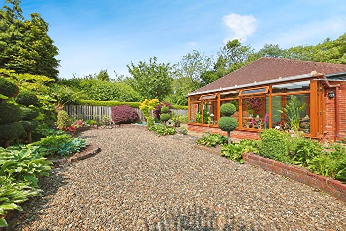 2 Bedroom Detached Bungalow For Sale In South Ella Farm Court, Hull, HU10