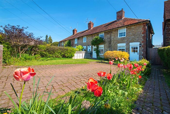 3 Bedroom End Of Terrace House For Sale In Long Mill Lane, Dunks Green, Tonbridge, TN11