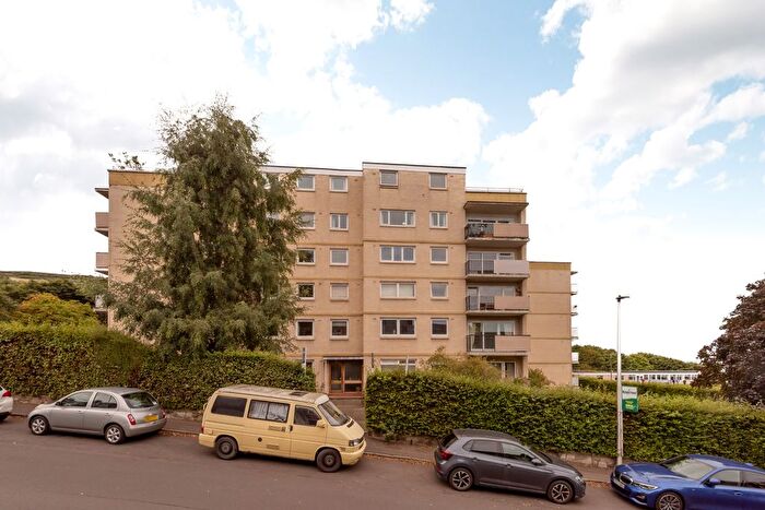 3 Bedroom Flat For Sale In Queens Park Court, Edinburgh, EH8