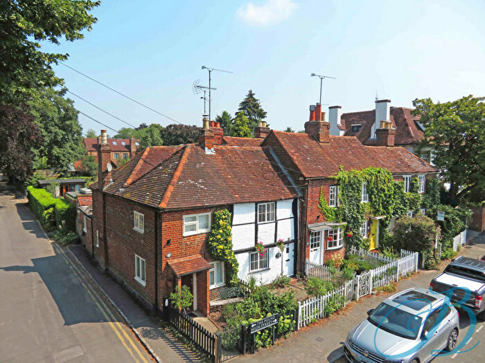 2 Bedroom Cottage For Sale In High Street, Cookham, SL6